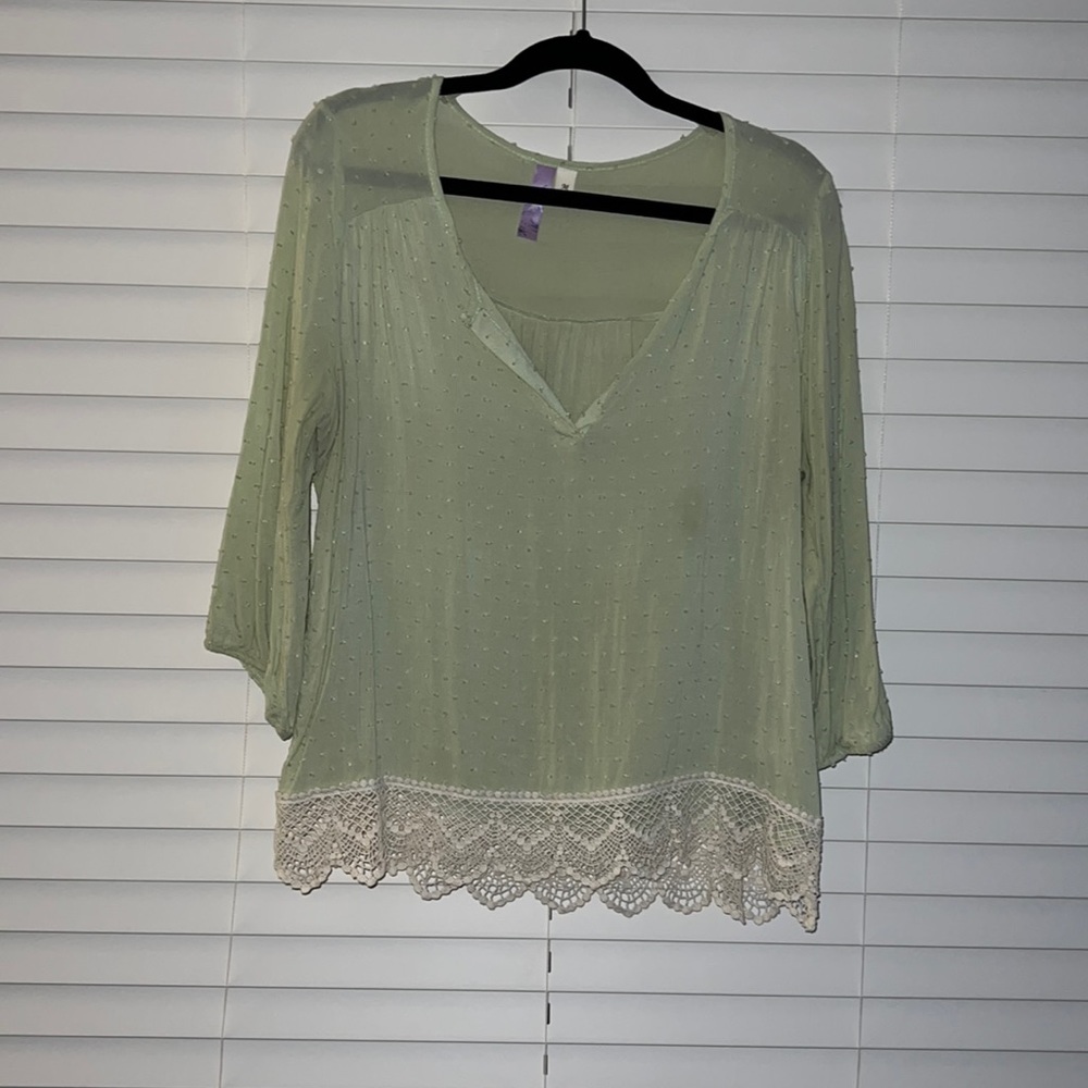 Francesca’s 3 Quarter Sleeve Blouse | Size M